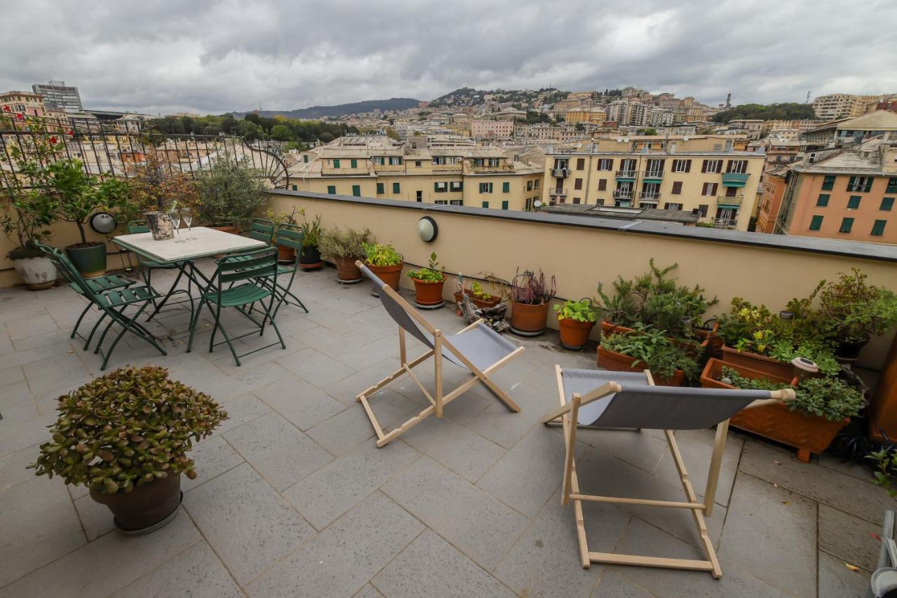 Altido Apt For 3 With Rooftop Balcony And Lovely Cityview Генуя Екстер'єр фото