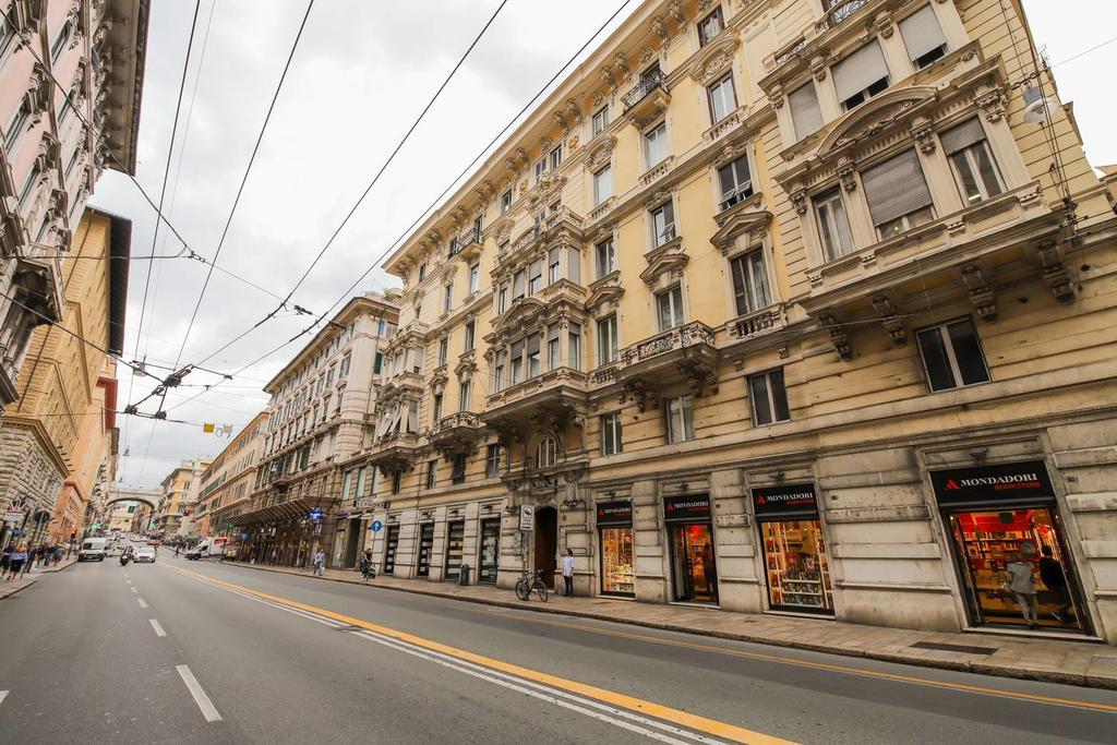 Altido Apt For 3 With Rooftop Balcony And Lovely Cityview Генуя Екстер'єр фото