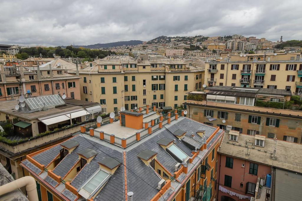 Altido Apt For 3 With Rooftop Balcony And Lovely Cityview Генуя Екстер'єр фото