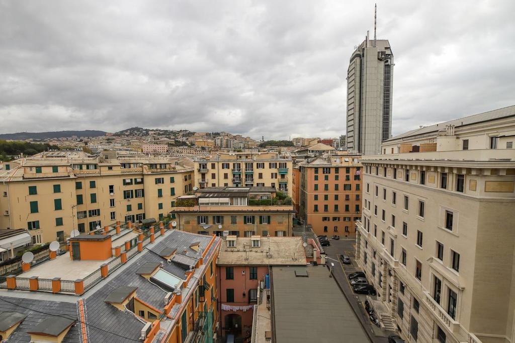 Altido Apt For 3 With Rooftop Balcony And Lovely Cityview Генуя Екстер'єр фото
